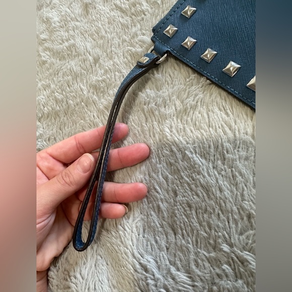 2 Michael Kors wristlets - Picture 5 of 16